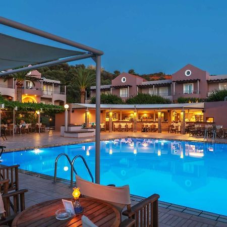 קאטו דרטסו Triton Apartments מראה חיצוני תמונה
