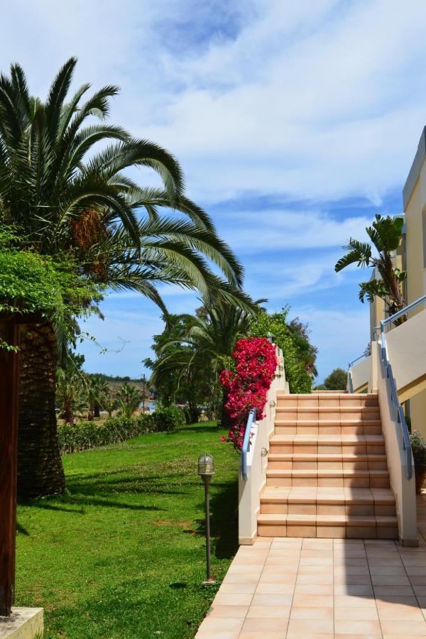 קאטו דרטסו Triton Apartments מראה חיצוני תמונה