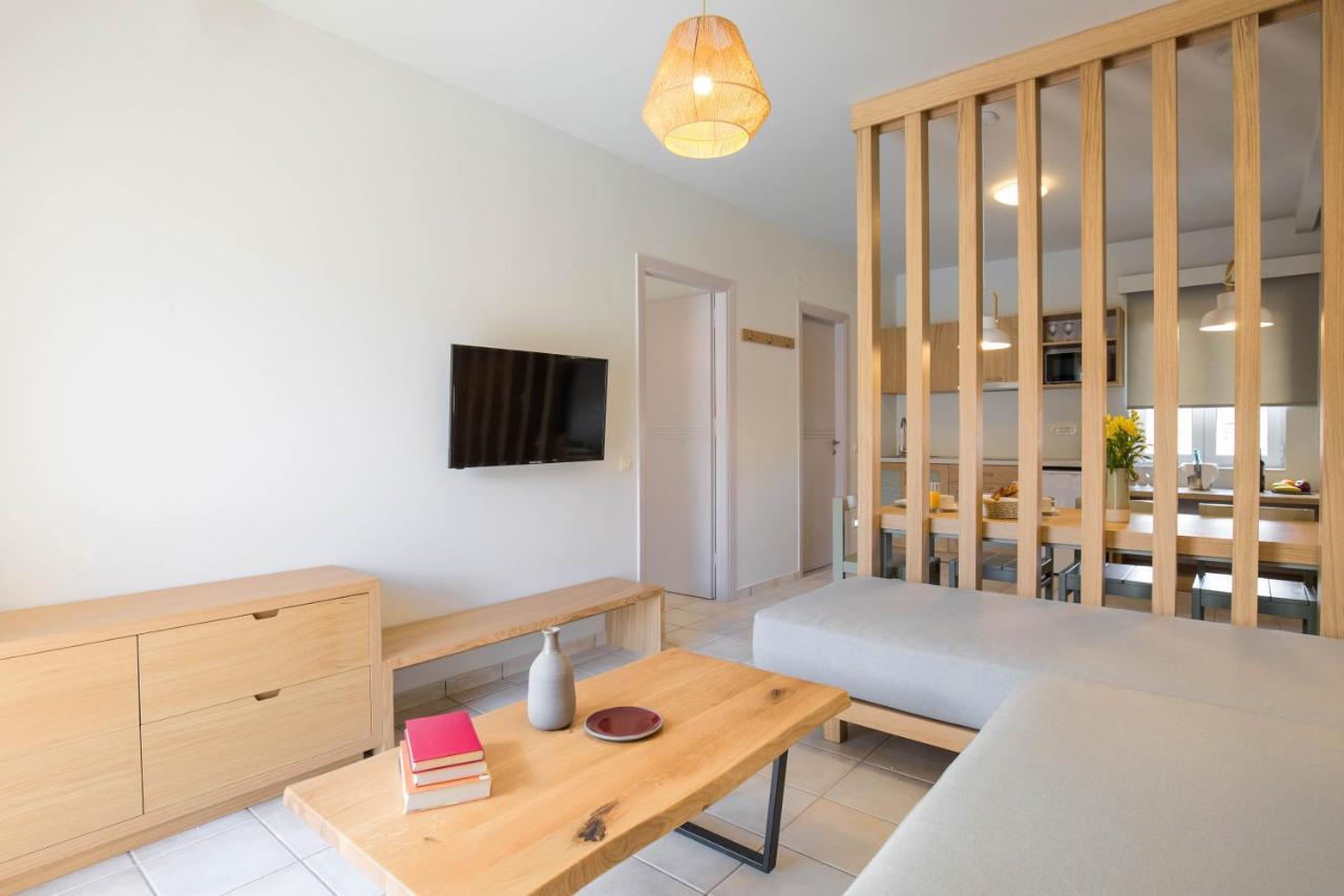 קאטו דרטסו Triton Apartments מראה חיצוני תמונה