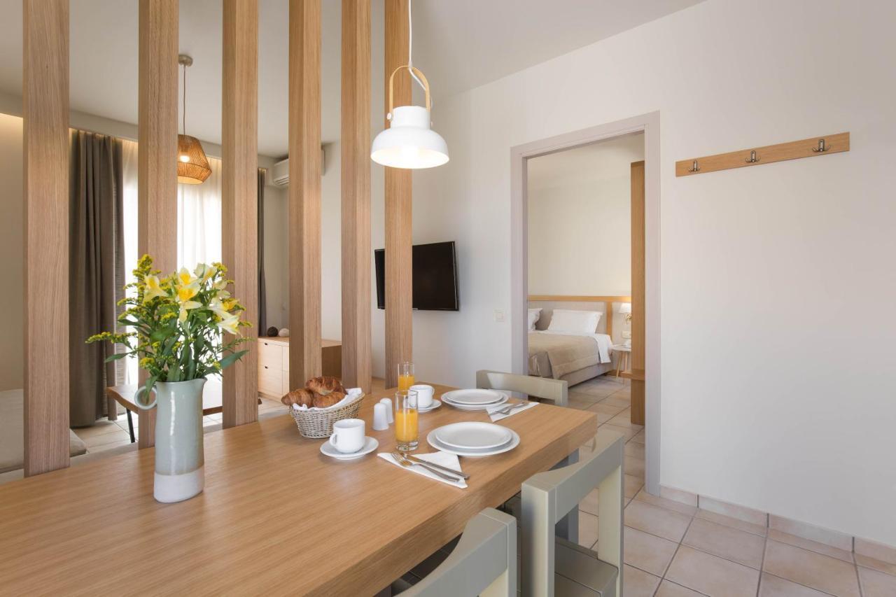 קאטו דרטסו Triton Apartments מראה חיצוני תמונה