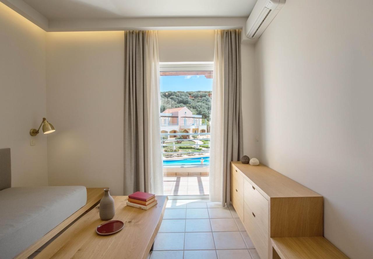 קאטו דרטסו Triton Apartments מראה חיצוני תמונה