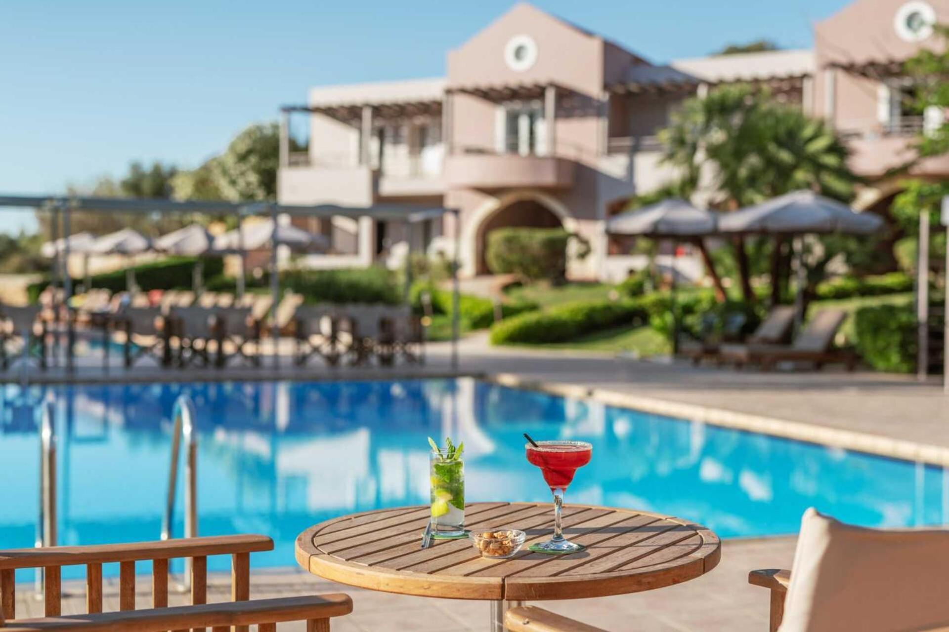 קאטו דרטסו Triton Apartments מראה חיצוני תמונה